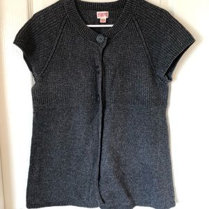 Cute gray short sleeve sweater